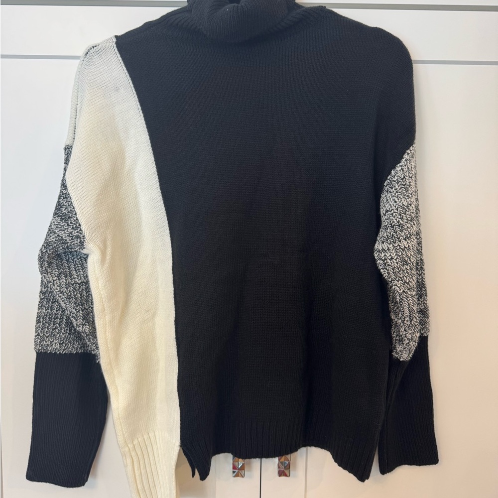 Commense NWT Oversized Turtleneck Color Block Knit Top Size XS